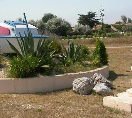 Plage: Atypique Bord De Mediterranee